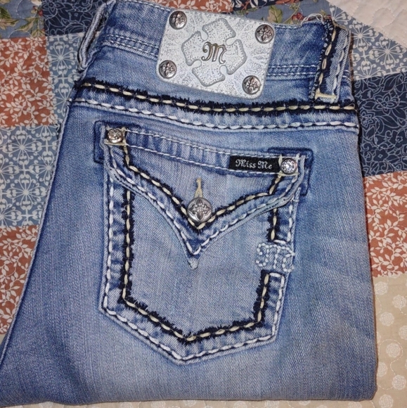 Women's Miss Me Jeans - Picture 2 of 5